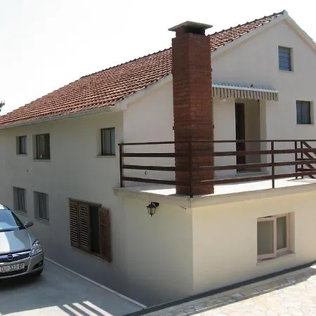 In With Seaview, Terrace, Air Condition, Wifi