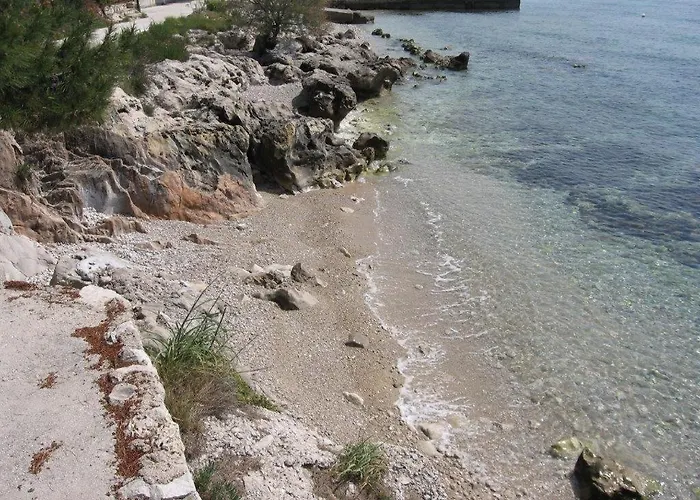 In With Seaview, Terrace, Air Condition, Wifi Apartman *