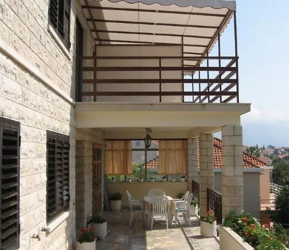 In With Seaview, Terrace, Air Condition, Wifi *